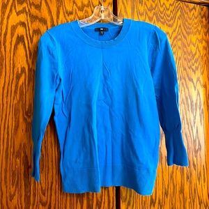 Gap sweater
